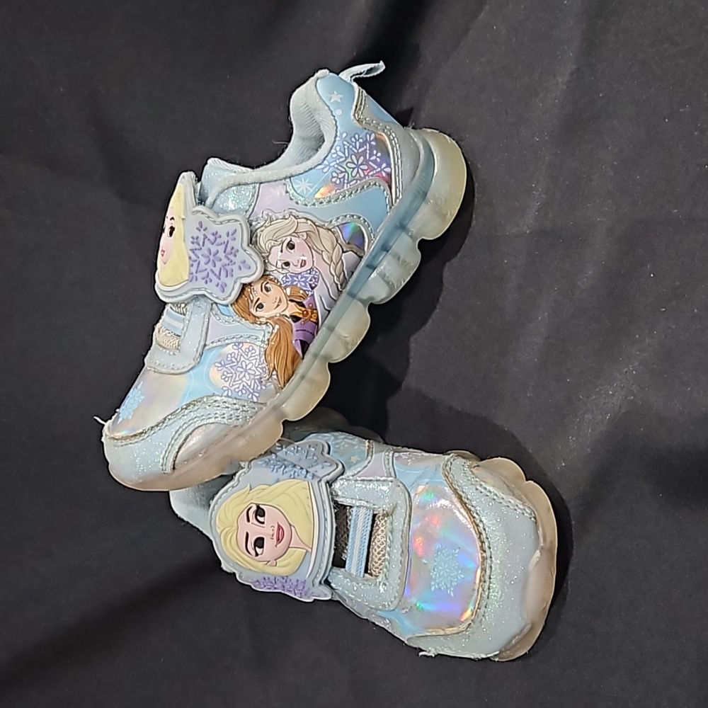 Girls Shoes | Toddler Size 10 | Elsa | Frozen | Light Up Shoes | Velcro | Disney